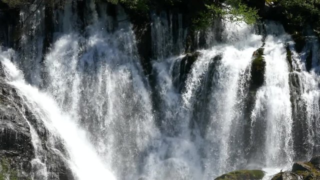 wasserfall / quelle simme, 7 brunnen, lenk, schweiz 