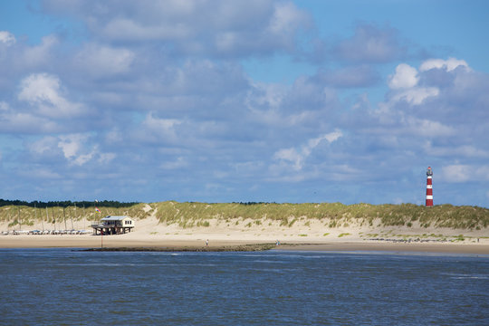 Leuchtturm Ameland mit Strand