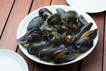steamed mussel