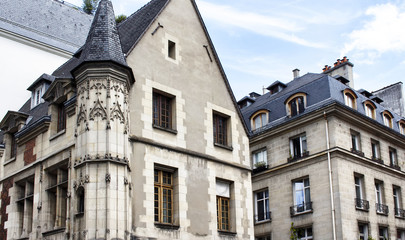 Fototapeta na wymiar View of buildings in Le Marais district in Paris