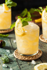 Fototapeta premium Homemade Boozy Bourbon Whiskey Smash