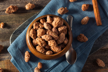 Homemade Sweet Cinnamon Coated Almonds