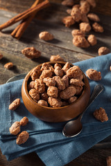 Homemade Sweet Cinnamon Coated Almonds