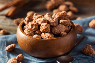 Homemade Sweet Cinnamon Coated Almonds