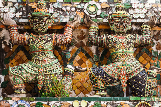Wat Arun Thailand Temple statues