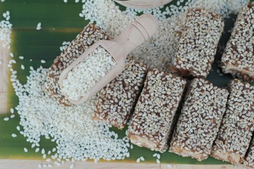 Desserts sesame and sesame seeds is delicious.