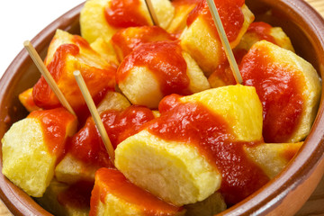 Patatas bravas al detalle