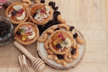 Mini almond nuts,fruit tart is delicious.