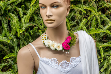 Collier
Collier végétal