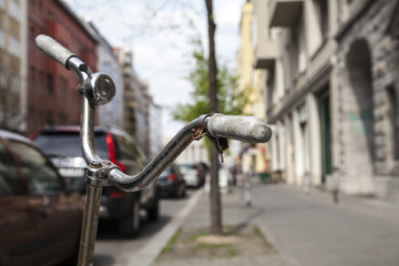 Fototapeta na wymiar Retro Fahrrad in Berlin