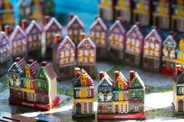 Naklejka premium Miniaturhäuser als Souvenir von Brügge 