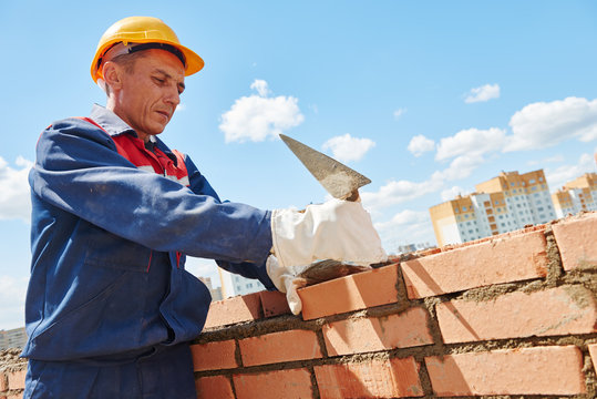 construction worker bricklayer