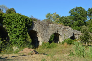 Fototapeta premium Aqueduc en ruine