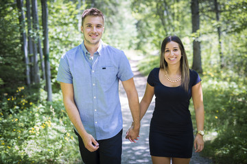 Obraz premium Happy loving young couple at the park