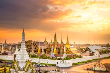 Foto op Canvas The beauty of the Emerald Buddha Temple at twilight. © Thasist