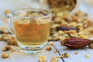 Chrysanthemum tea and dried