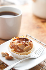 Almond cup cakes