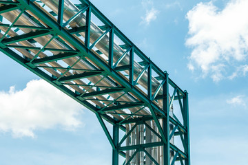 Industrial pipelines on pipe-bridge 