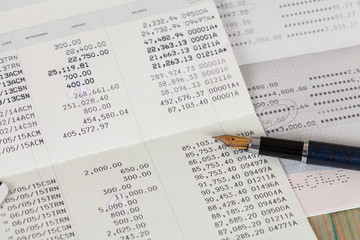 Obraz premium Saving account from bank with pen for financial and loan