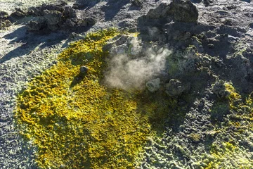 Crédence de cuisine en verre imprimé Volcan The sulfur grades brink of Etna craters