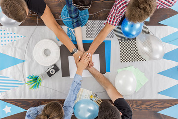 Cooperate in party organizing
