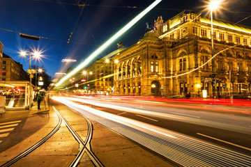 Fototapeta na wymiar Illuminated Opera house in Vienna, Austria