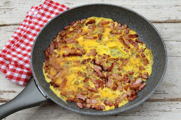 Obraz na płótnie Canvas omelette aux lardons 10082016