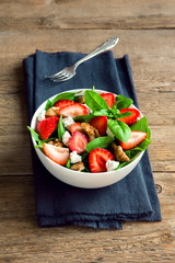 Strawberry and spinach salad