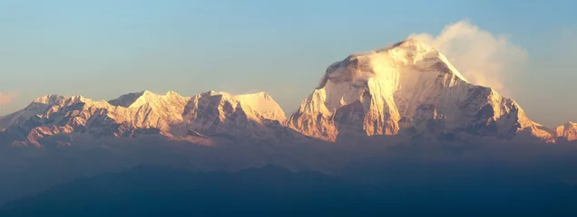Crédence de cuisine en verre imprimé Dhaulagiri Vue panoramique du matin sur le mont Dhaulagiri