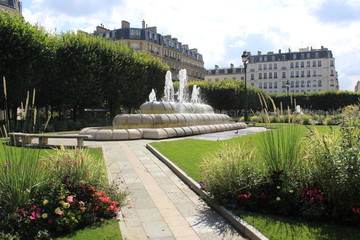 Naklejka premium Levallois Perret - Les Jardins de l'Hôtel de Ville
