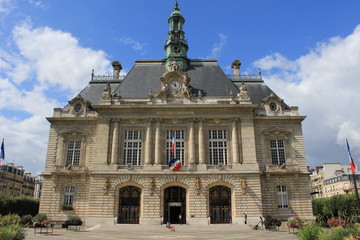 Fototapeta na wymiar Levallois Perret - L'Hôtel de Ville
