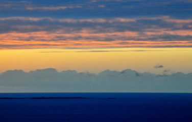 Naklejka premium Horizon after sunset