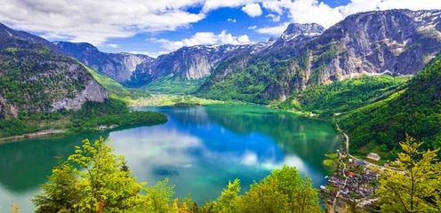 Zelfklevend Fotobehang beauty in nature - Alpine scenery and lake Hallstatt in Austria © Freesurf