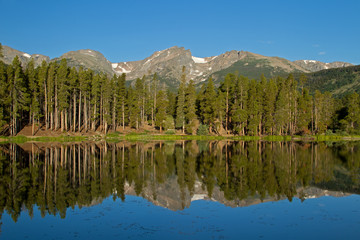 Fototapeta na wymiar Sprague Lake Reflection