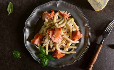Pasta with smoked salmon, gorgonzol and roasted sunflower seeds