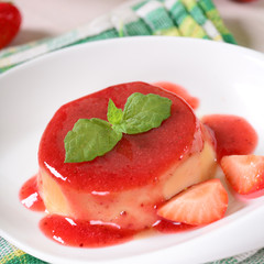 Panna cotta with strawberries sauce
