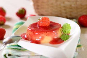 Panna cotta with strawberries sauce