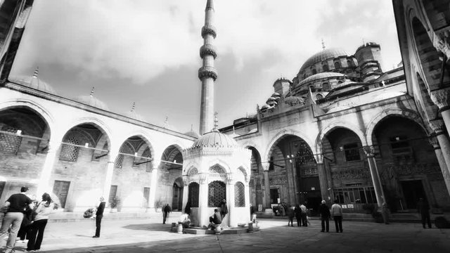 the yeni cami mosque in istanbul
