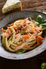 Pasta with smoked salmon, gorgonzol and roasted sunflower seeds