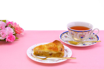 美味しいアップルケーキ/サクサクしたリンゴの触感が美味しいショートケーキ