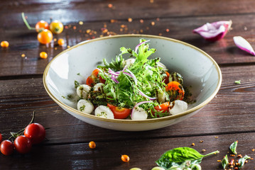 salad with mozzarella