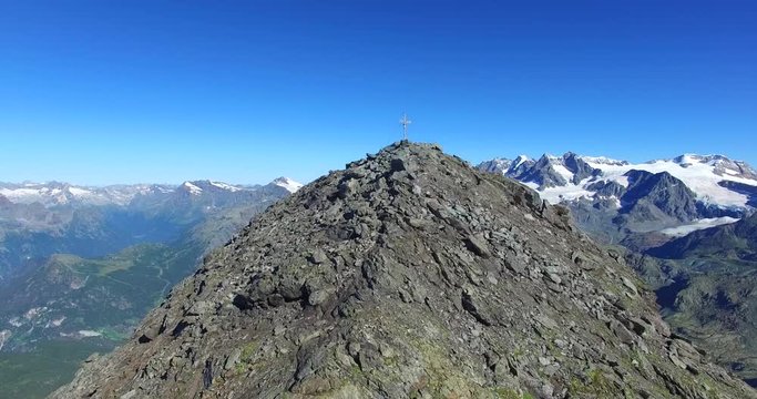 Vetta di montagna - Panorama dal Pizzo Scalino in Valmalenco
