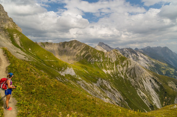 Obraz premium Female hiking in the mountains of Lechtal Alps, Austria