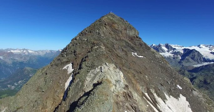 Cresta di montagna - Aerial view_4k - Pizzo Scalino