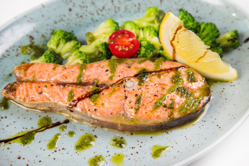 salmon with broccoli