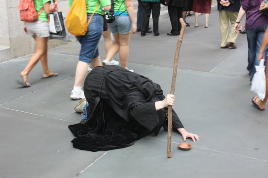 Mendiant dans la rue &agrave; New York
