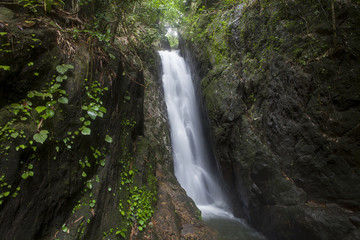 Fototapeta na wymiar Bang Pae Waterfall