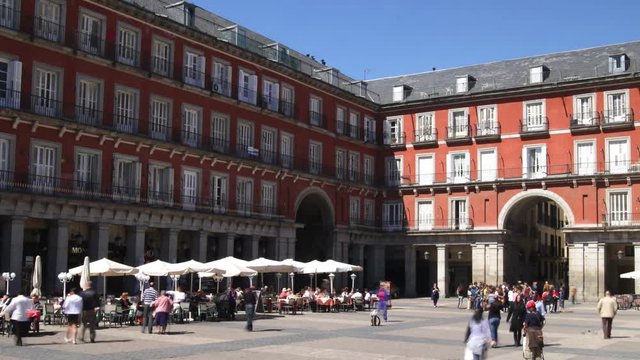 the famous plaza mayor in madrid