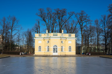 Bathhouse pavilion in Catherine park