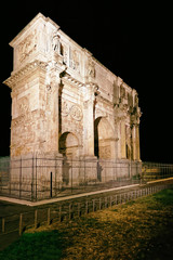 Obraz premium Arch of Constantine Roman Forum in Rome in Italy